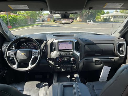 Used 2020 Chevrolet Silverado 1500 LTZ AWD/4WD image 23