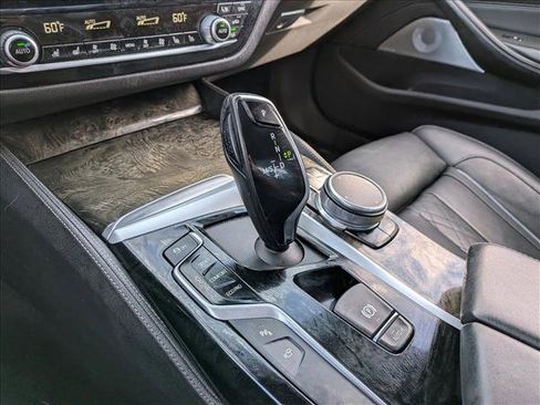 Used 2019 BMW M550i xDrive image 11