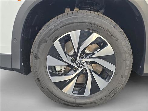 New 2026 Volkswagen Tiguan S image 10