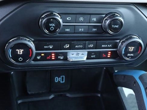 Used 2023 Ford Bronco Wildtrak image 32