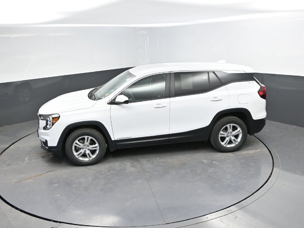 Used 2024 GMC Terrain SLE AWD/4WD image 27