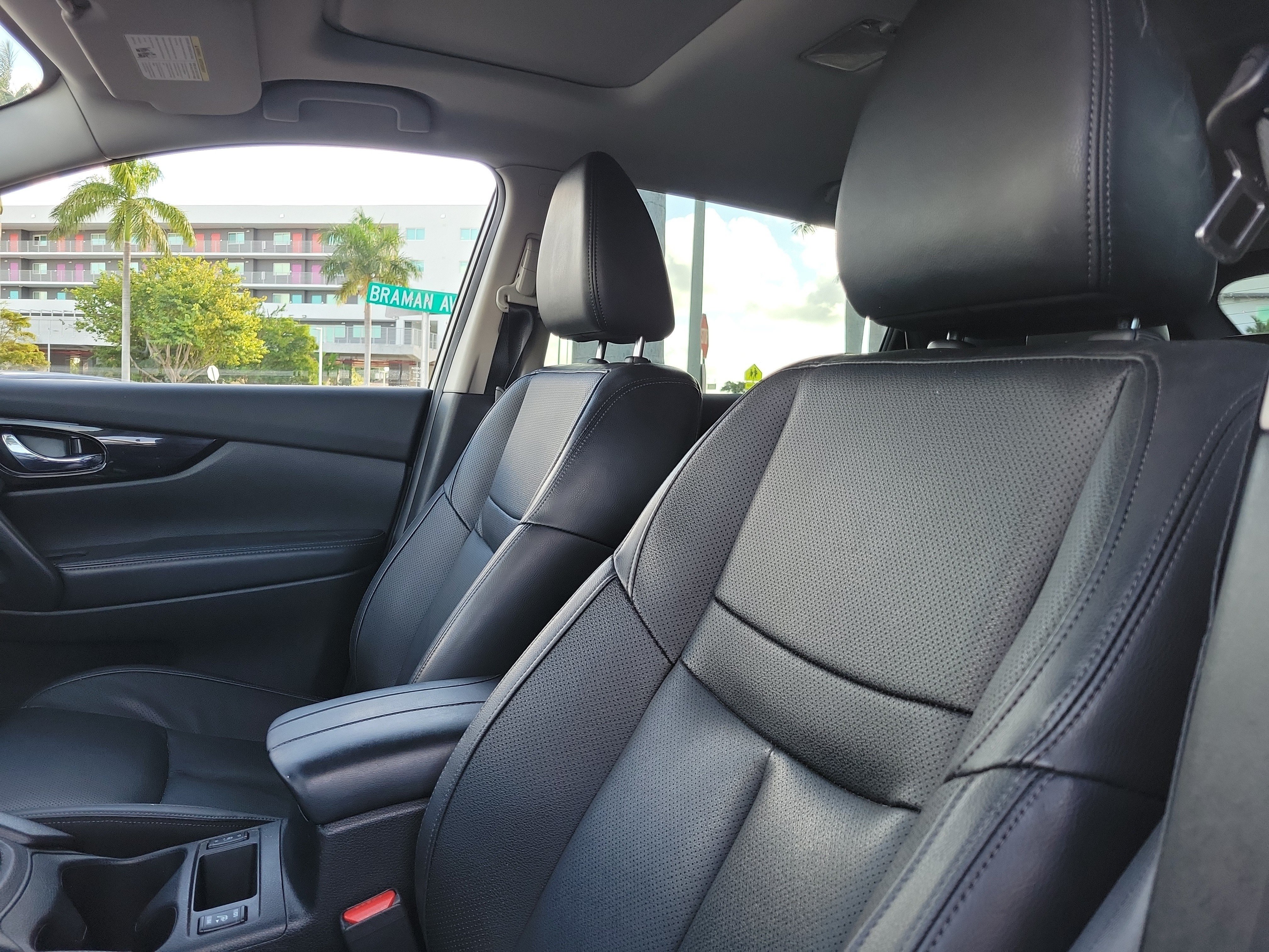 Used 2021 Nissan Rogue Sport SL w/ Premium Package FWD image 21
