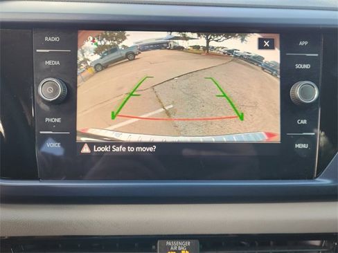 Used 2023 Volkswagen Taos SE image 17