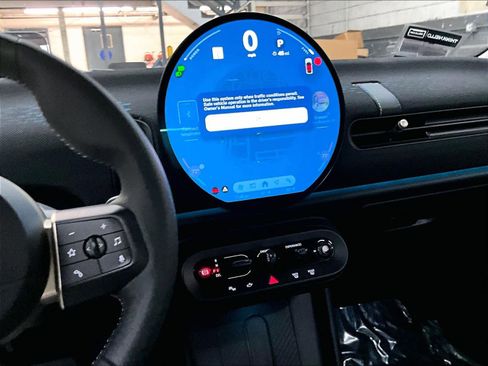 Certified 2025 MINI Cooper 2-Door Hardtop image 8