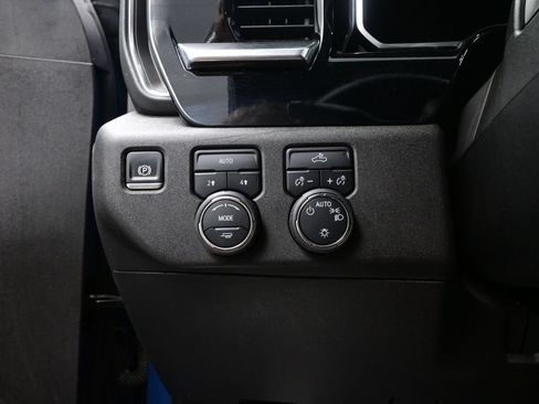 Used 2024 Chevrolet Silverado 1500 LT AWD/4WD image 17