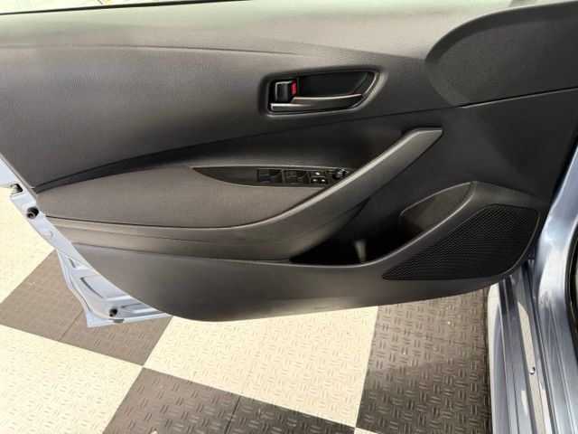 Used 2025 Toyota Corolla LE FWD image 13