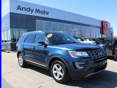 Used 2016 Ford Explorer XLT w/ Equipment Group 202A AWD/4WD image 1