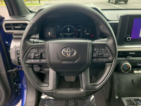 Certified 2025 Toyota Tacoma SR5 AWD/4WD image 21