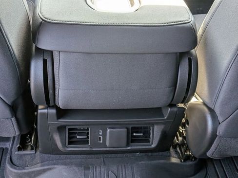 New 2026 GMC Sierra 1500 SLE image 30