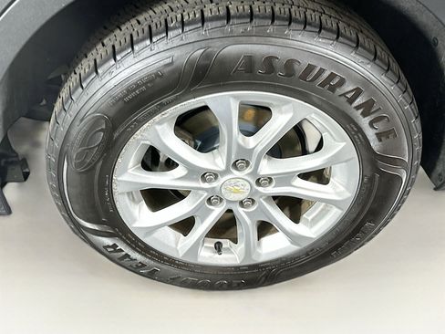 Used 2018 Chevrolet Equinox LT image 11