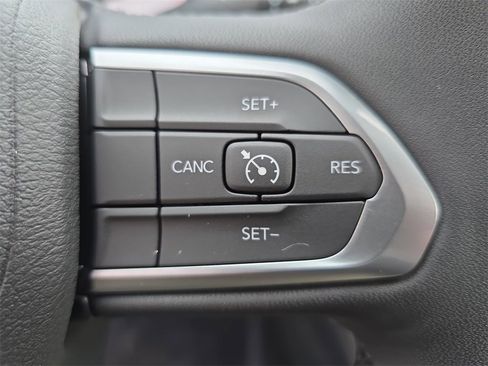 New 2026 Jeep Compass Latitude image 18