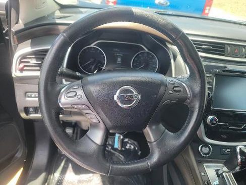 Used 2019 Nissan Murano Platinum FWD image 11