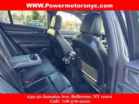 Used 2023 Alfa Romeo Stelvio Ti image 19