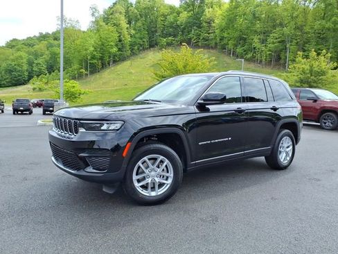 New 2026 Jeep Grand Cherokee Laredo AWD/4WD image 1