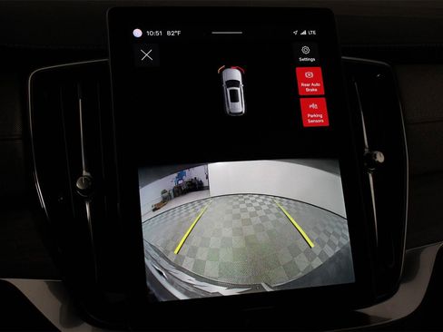 Certified 2025 Volvo XC90 B5 Core image 13