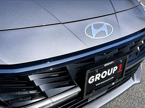 Used 2024 Hyundai Elantra Limited image 32