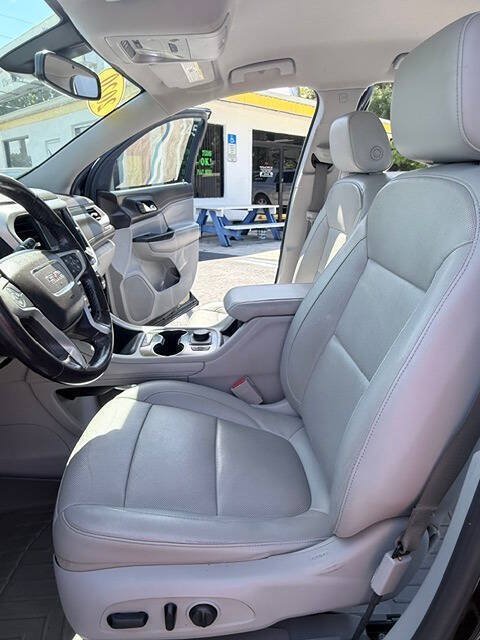 Used 2020 GMC Acadia SLT FWD image 10