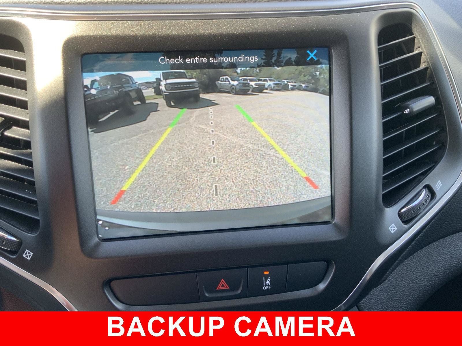 Used 2022 Jeep Cherokee Trailhawk AWD/4WD image 36