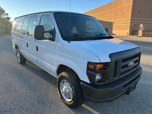 Used 2014 Ford E-150 and Econoline 150 image 3