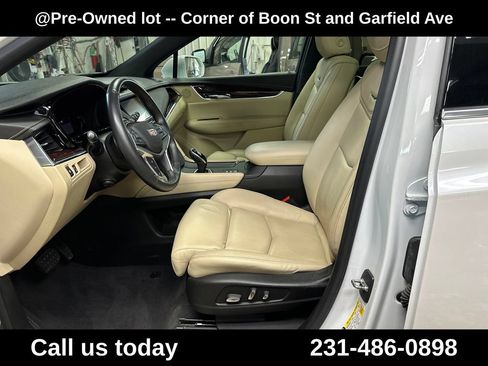 Used 2017 Cadillac XT5 Premium Luxury AWD/4WD image 14