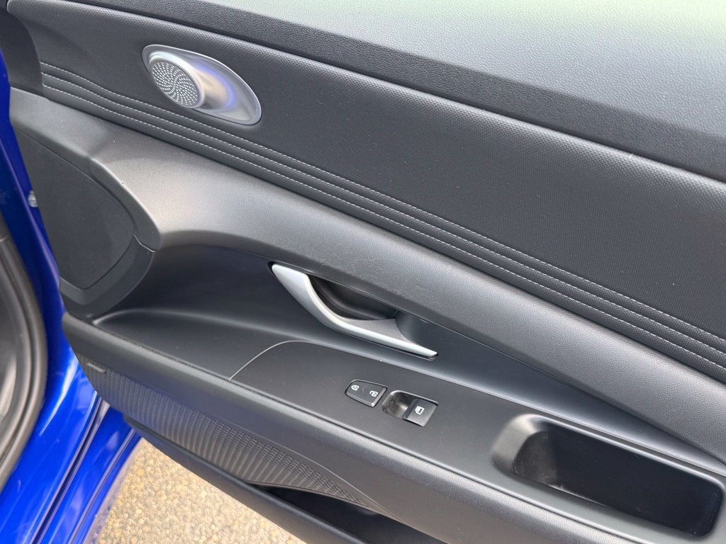 Used 2023 Hyundai Elantra Limited FWD image 26