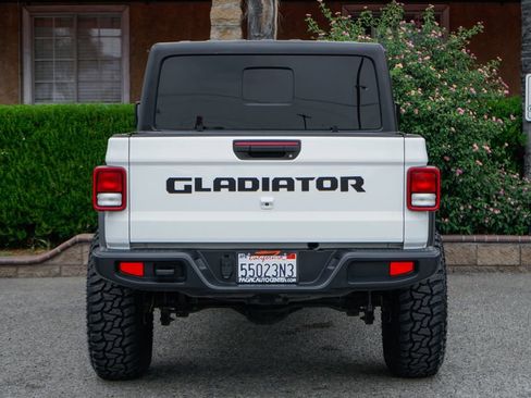 Used 2020 Jeep Gladiator Sport w/ Quick Order Package 24S image 7