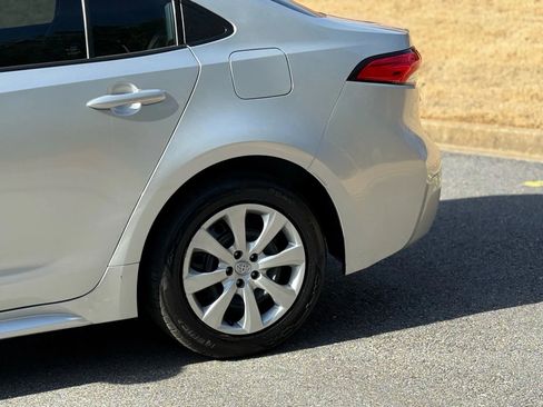 Used 2022 Toyota Corolla LE image 7