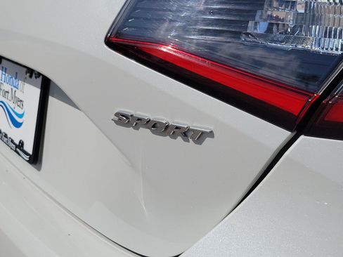 Used 2024 Honda Civic Sport image 10