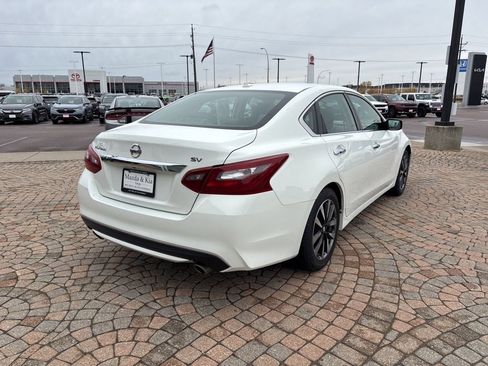 Used 2018 Nissan Altima 2.5 SV image 5