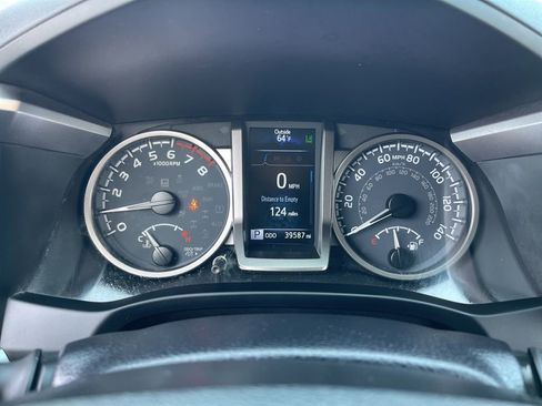 Certified 2023 Toyota Tacoma SR5 image 9