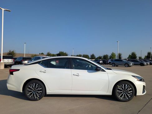 New 2026 Nissan Altima 2.5 SV FWD image 3