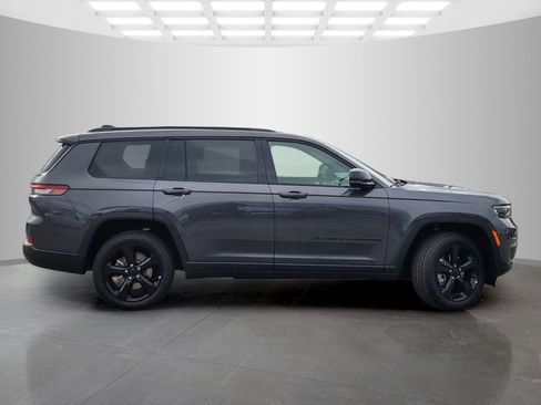 New 2025 Jeep Grand Cherokee L Limited w/ Luxury Tech Group II image 3