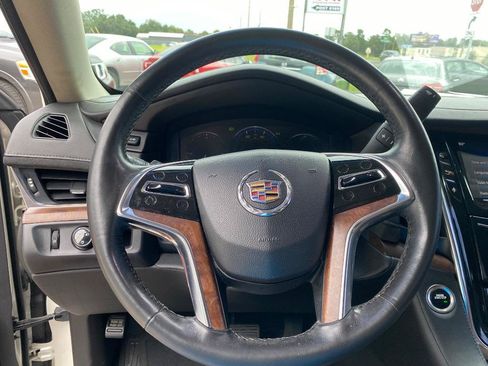 Used 2015 Cadillac Escalade Luxury RWD image 27