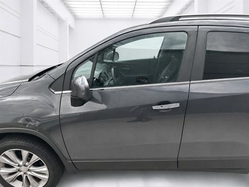Used 2017 Chevrolet Trax Premier AWD/4WD image 18