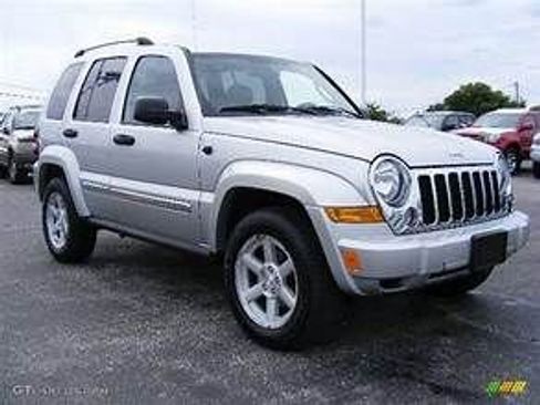Used 2005 Jeep Liberty Sport image 1