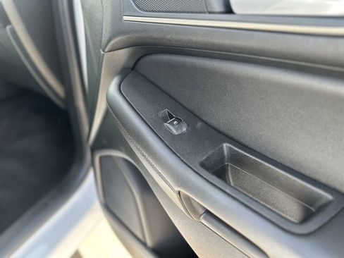 Used 2024 Ford Edge SEL image 33