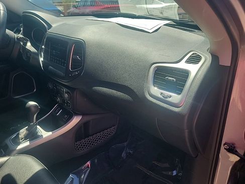 Used 2019 Jeep Compass Latitude w/ Popular Equipment Group FWD image 39