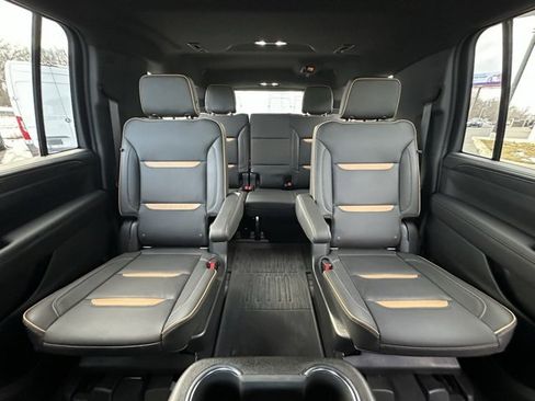 Used 2022 GMC Yukon XL AT4 w/ AT4 Premium Plus Package image 17