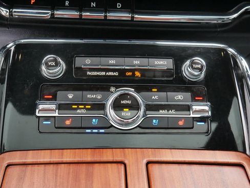 Used 2019 Lincoln Navigator L Reserve image 61