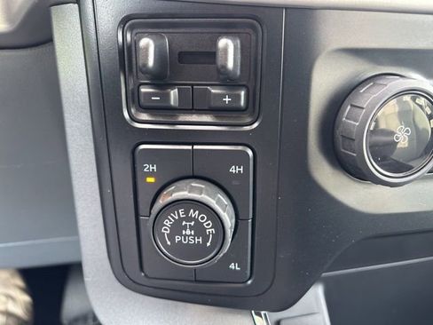 Used 2023 Ford F150 XLT w/ Trailer Tow Package image 36