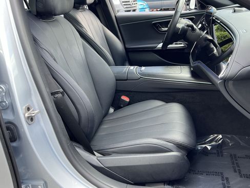 Used 2024 Mercedes-Benz E 350 4MATIC Sedan image 33