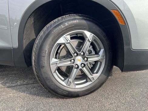 Used 2024 Chevrolet Blazer LT image 2