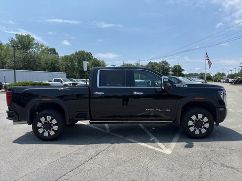 New 2025 GMC Sierra 2500 Denali w/ Denali Reserve Package image 7