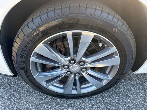 Used 2024 Cadillac XT6 Premium Luxury FWD image 14