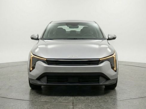Used 2025 Kia K4 FWD image 2