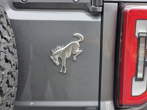 Used 2025 Ford Bronco Badlands image 12