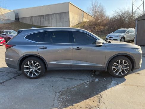 Used 2023 Acura MDX SH-AWD w/ Technology Package image 4