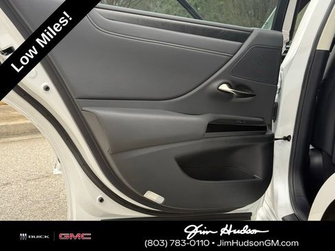 Used 2024 Lexus ES 350 w/ Luxury Package image 23