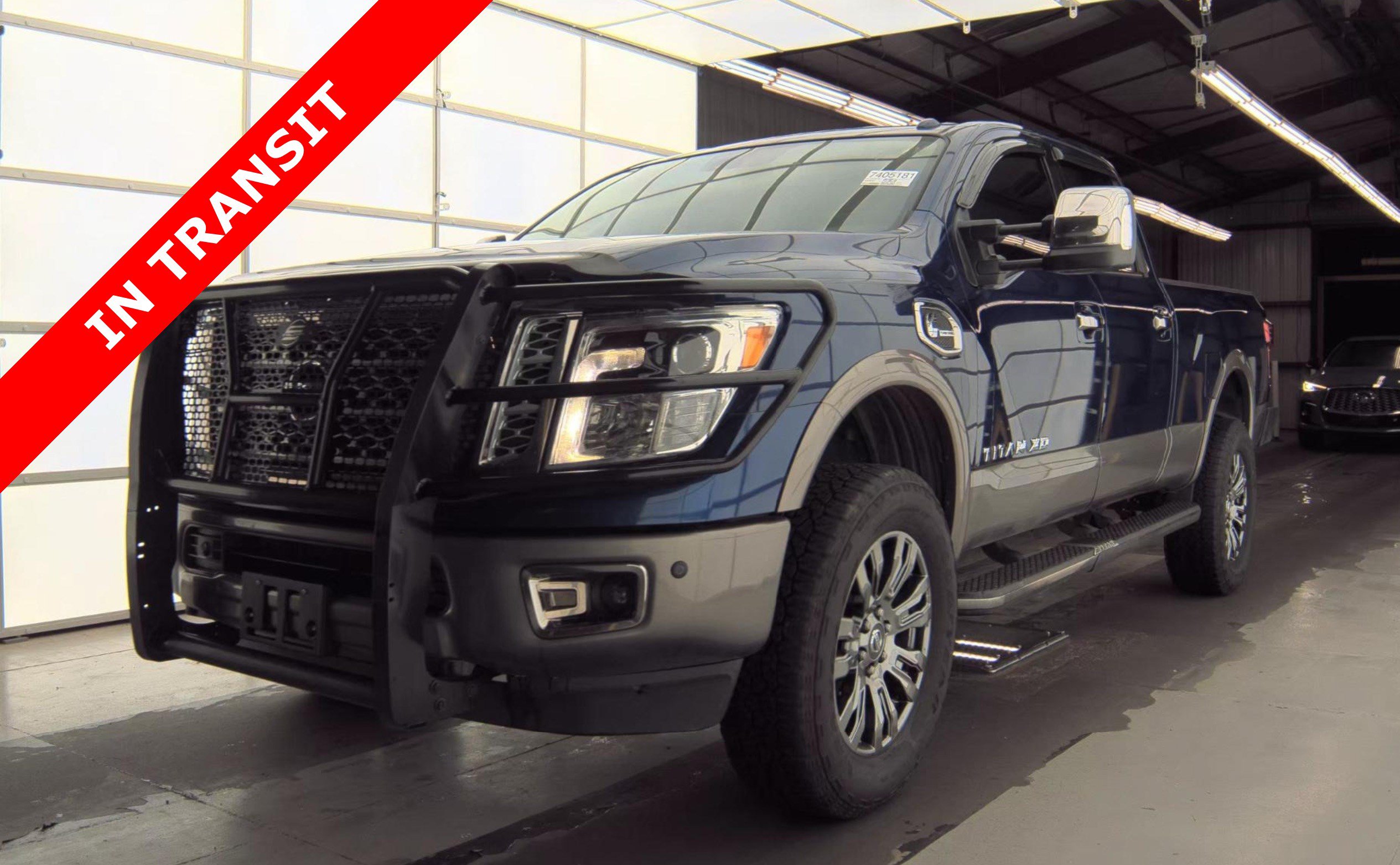 Used 2018 Nissan Titan Platinum Reserve w/ Platinum Utility Package AWD/4WD image 1