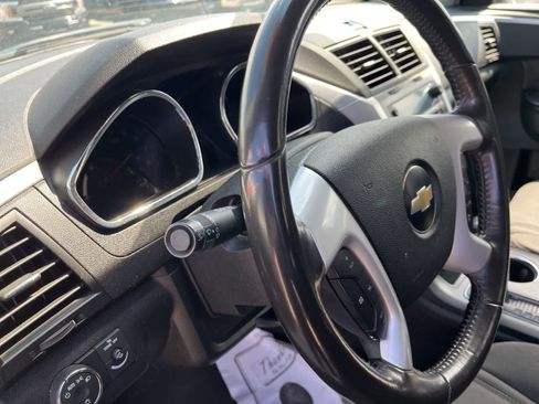 Used 2009 Chevrolet Traverse LT AWD/4WD image 28